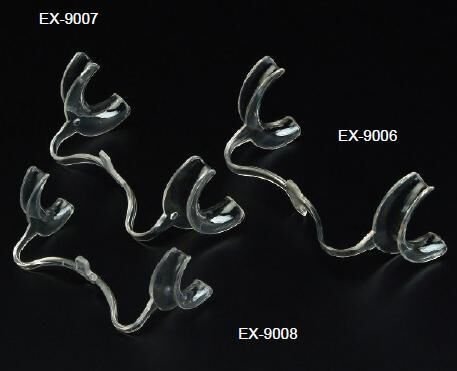 Extnd Autoclavable Cheek Retractors - PlasDent